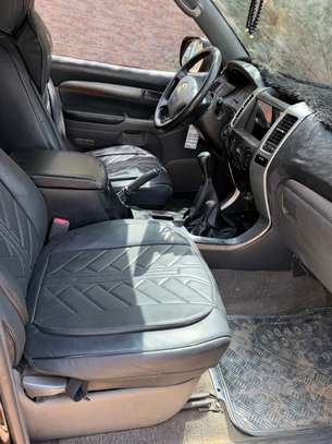Toyota Landre cruiser vx image 6