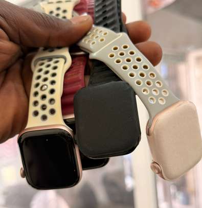 Apple Watch S11 42mm image 2