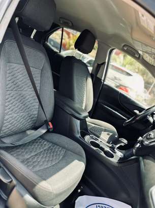 Chevrolet Equinox 2018 SUV argent spacieux image 7