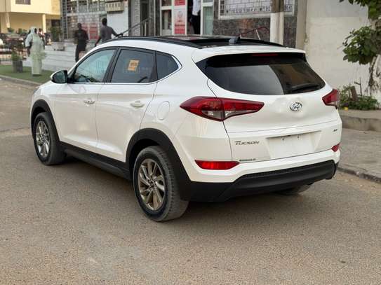 Hyundai tucson image 5