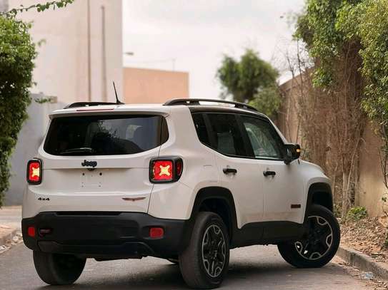 Jeep Renegade Trailhawk 2017 SUV compact blanc robuste image 9