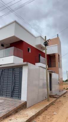 maison 185m2 à vendre à Ndiakhirate image 4