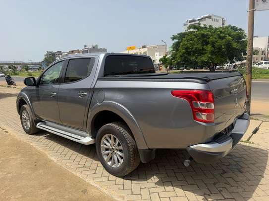 MITSUBISHI L200 2017 image 10