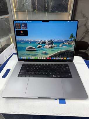 MacBook Pro M1 Max 16 pouces Ram 64Go SSD 1To image 3