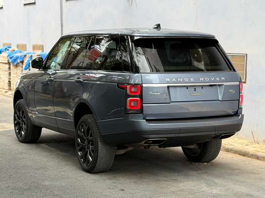 Range Rover HSE luxury image 5