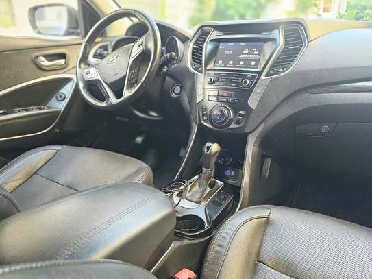 Hyundia Santafe image 11