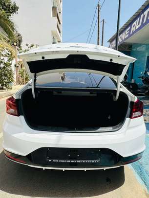 ✨ Hyundai Elantra 2020 – Style et Performance image 10