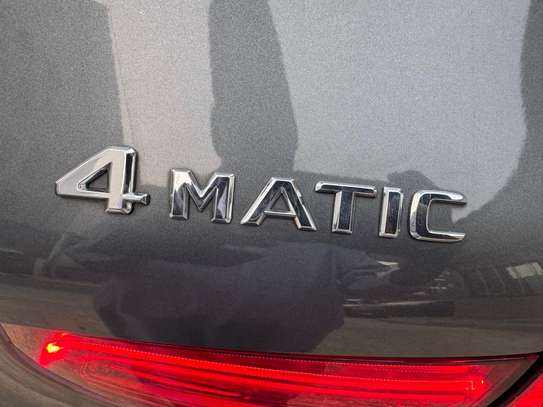 Mercedes GLC 300 image 11