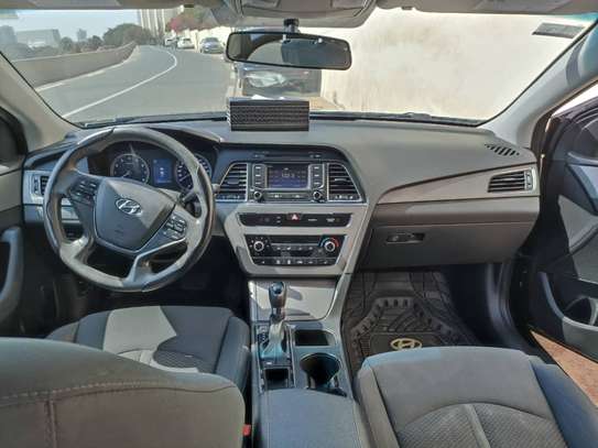 HYUNDAI SONATA AUTOMATIQUE ESSENCE image 5