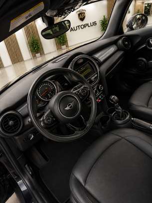 Mini Cooper 2018 image 7