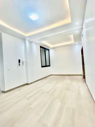 Appartement F4 de 200 m2 à louer au Point E image 4