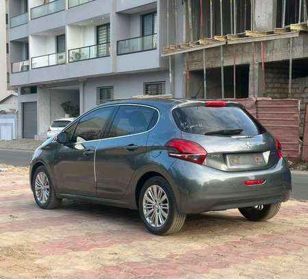 Peugeot 208 2016 image 5