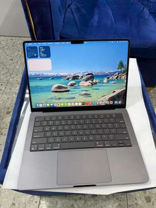 MacBook Pro M4 Pro 14 Pouces Ram 24Go SSD 1To image 6