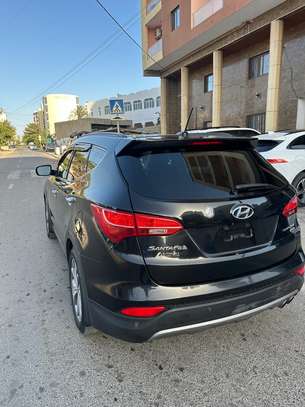 Je vend ma Hyundai santafe 2016 automatic essence image 8