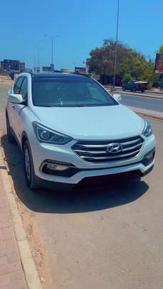 2017 Hyundai santa fe image 4