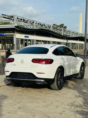 MERCEDES GLC 300 2020 image 2