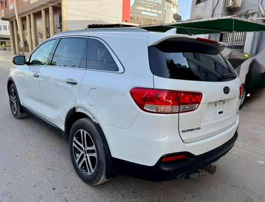 Je vends ma kia sorento 2017 automatic essence AWD image 6