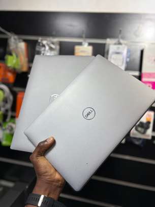 Dell Latitude 14" i5 8Go 256Go SSD Argent image 5