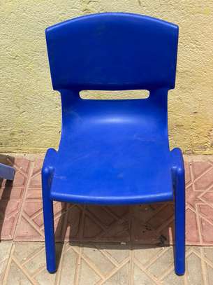 Chaise et tabouret en plastique enfants image 3