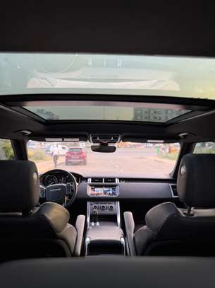 Range Rover Sport HSE Td6 année 2017 image 9