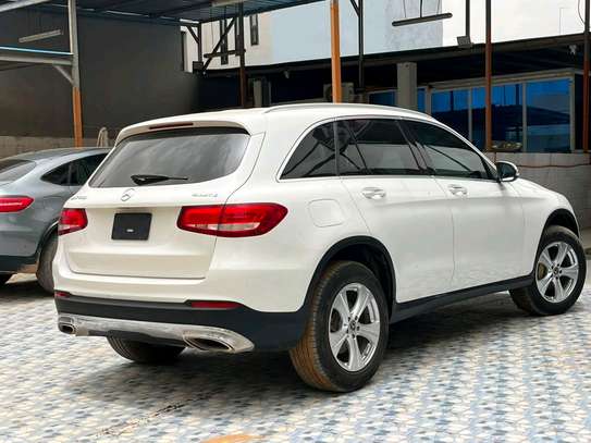 Mercedes-Benz image 10