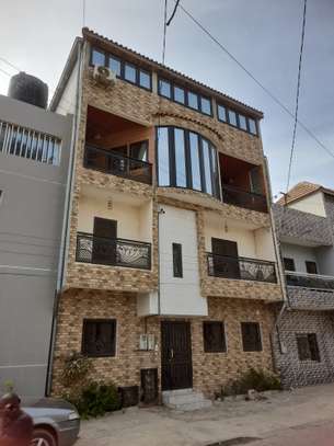 DUPLEX A LOUER CITE DES ASSUREURS image 3