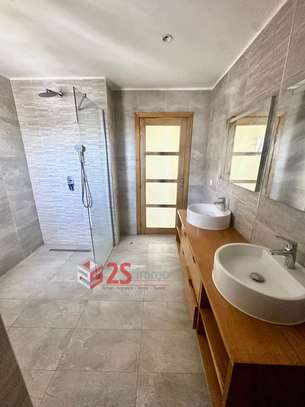 Duplex F4 à louer au Point E image 10