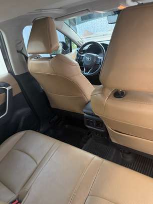 Toyota Rav 4 2019 image 6