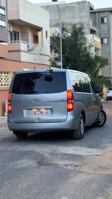 Hyundai Starex 2016 image 2