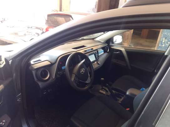 Toyota rav 4 XLE 2015 image 9