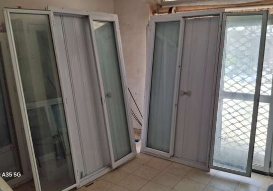Porte pvc avec volet ou store antibruit image 3