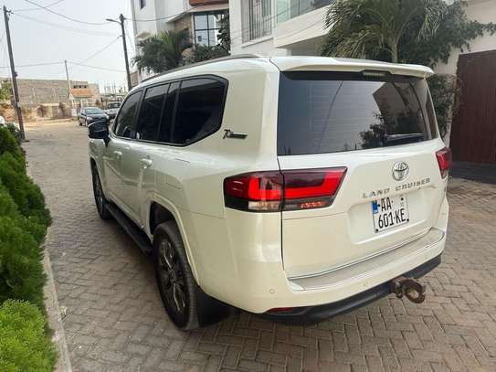 TOYOTA LAND CRUISER  VX 2022 7PLACES image 3