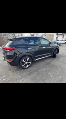 Hyundai Tucson Limited 2017 image 2