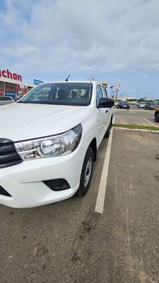 Toyota Hilux 2025 image 6