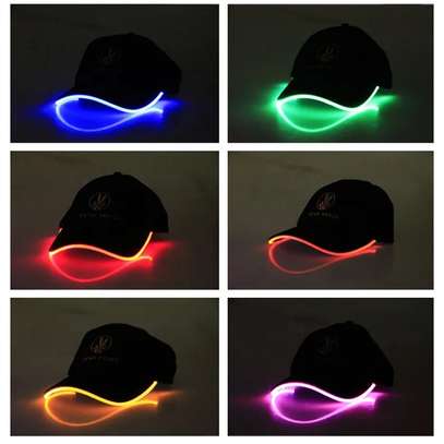 casquette noire de baseball avec lumière LED image 4