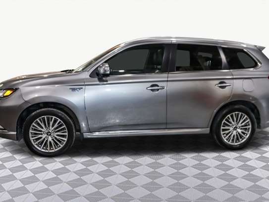 Mitsubishi Outlander PHEV 2020 image 3