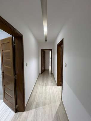 F4 de 210 m² à vendre à Fann résidence image 4