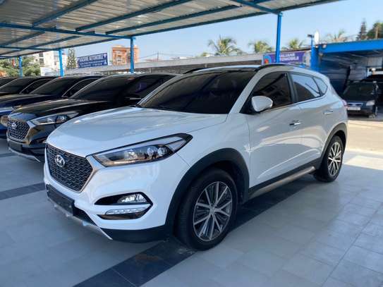 Hyundai Tucson full options image 9