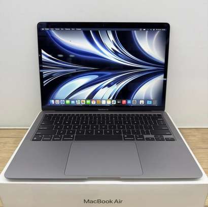 MacBook Air M1 13.3 pouces  dans sa boite image 2