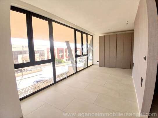 Ref_2811_PL_ Duplex avec terrasse  à louer aux Almadies image 9