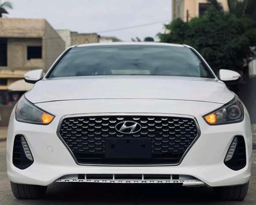 Hyundai Elantra image 9