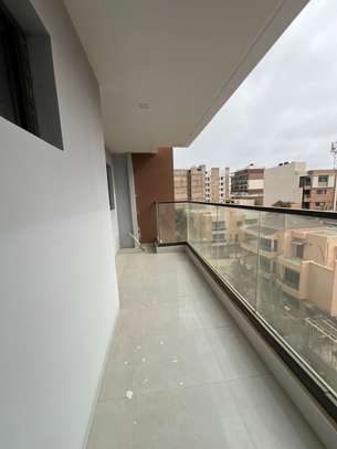 Appartement neuf 4 chambres à louer aux Almadie image 7