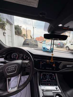 Audi Q8 2019 image 9