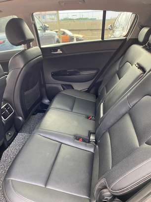 Kia Sportage SX image 8