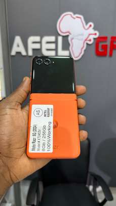 Motorola Razr Plus 5G image 1