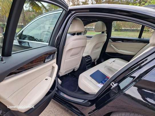 BMW 540i Xdrive image 8