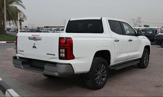 Mitsubishi L 200 double cabinet 2026 image 9