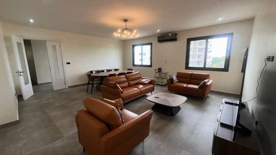 Appartement meublé au Point E (193m2) au 4e étage image 2