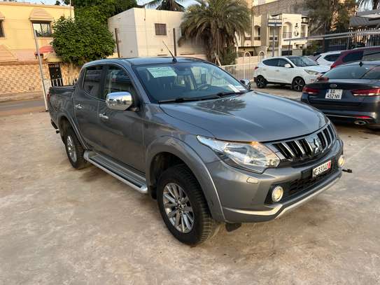 Mitsubishi L200 pickup 2018 image 7