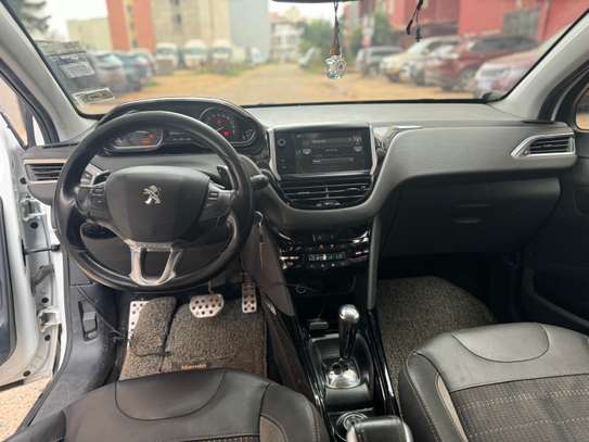 Peugeot 2008 image 5